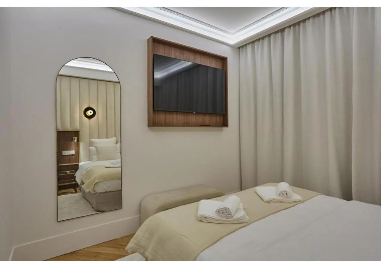 Apartment Matignon St Honore By Studio Prestige Paris