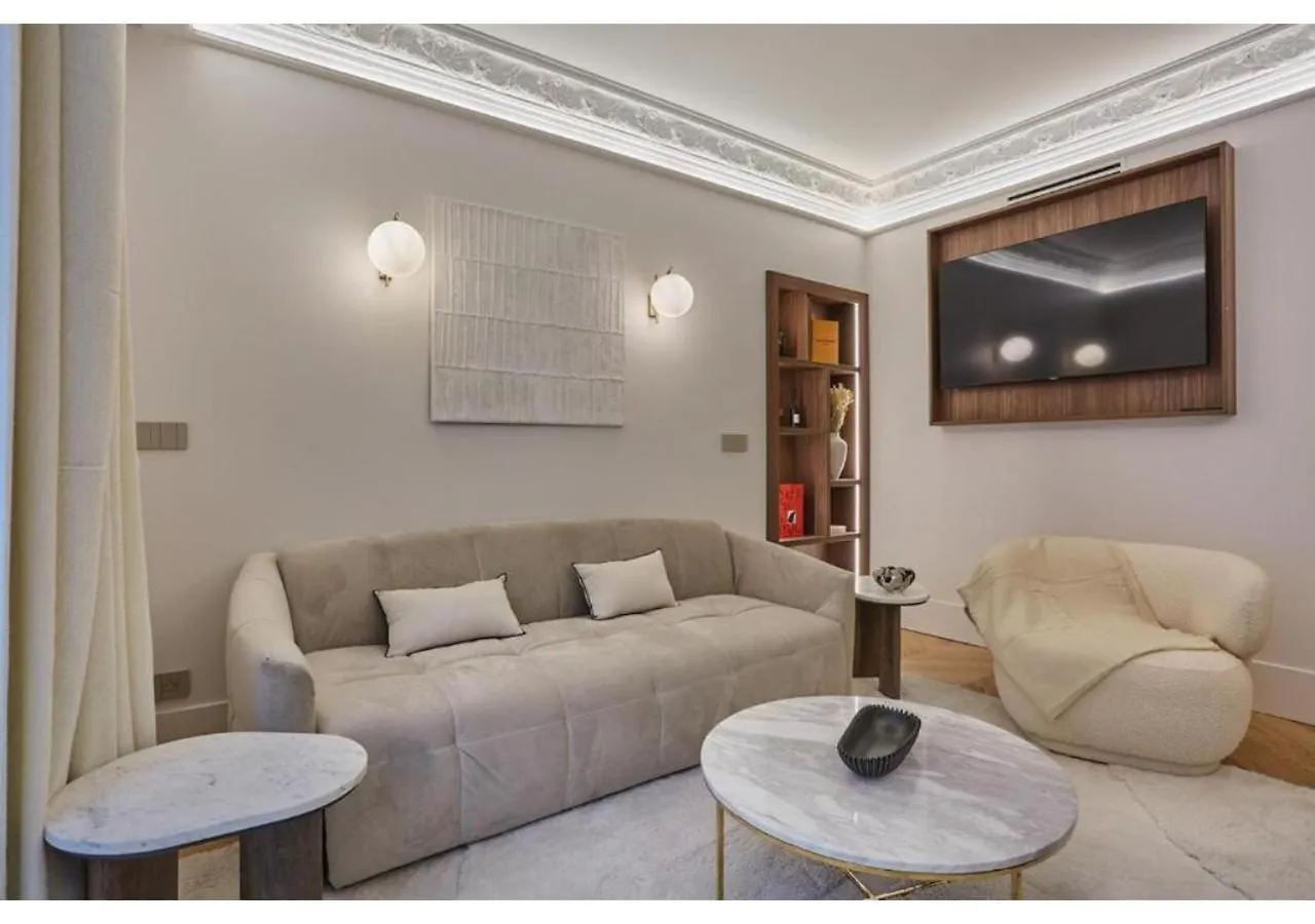 Apartment Matignon St Honore By Studio Prestige Paris